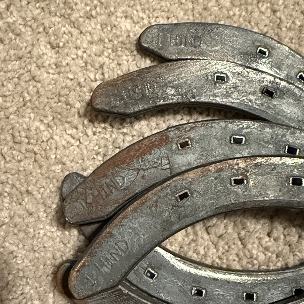 New set of steel horse shoes, 4 - Picture 3 of 5